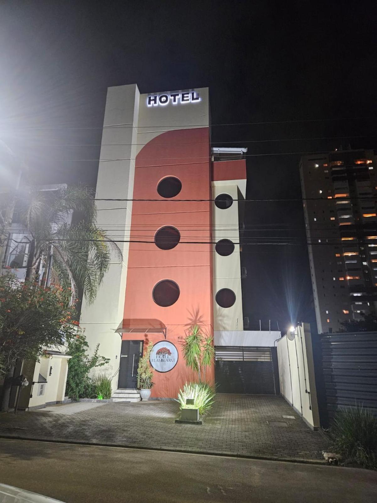 Hotel Flamboyant Taubaté Kültér fotó